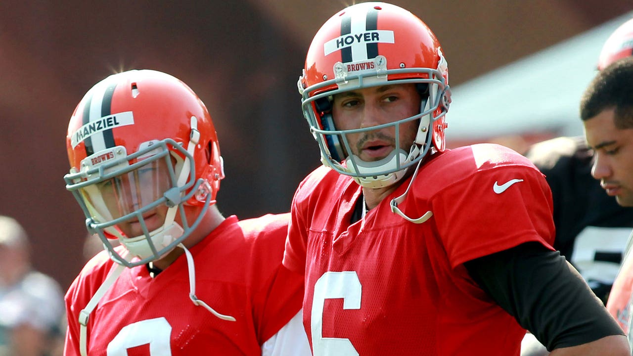 Cleveland quarterbacks splitting reps, neither standing out
